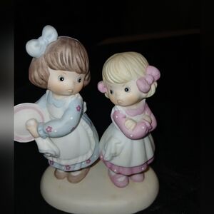 Vintage 1992 Enesco Figurine " Friends Through Troubled Water".